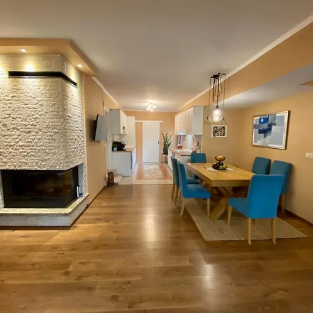 Modern With Garden In Evksinograd, By Flat Manаger Βίλα Βάρνα