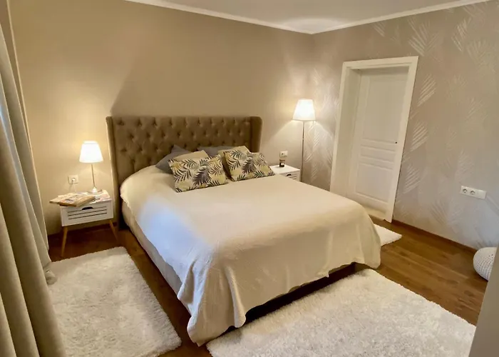 Modern With Garden In Evksinograd, By Flat Manаger Βίλα *