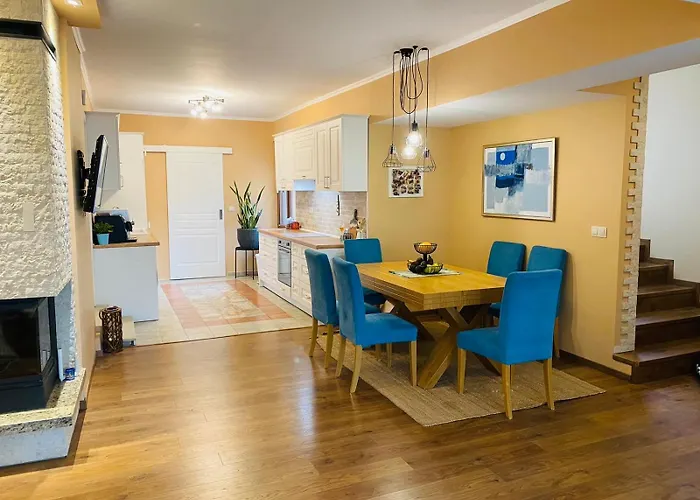 Modern With Garden In Evksinograd, By Flat Manаger * Βάρνα